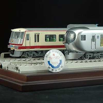 西武鉄道 001系・5000系先頭車ディスプレイモデル」を発売｜鉄道