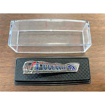 つくばエクスプレス「TX-3000系ネクタイピン」を発売｜鉄道ニュース