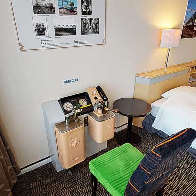 【れん様】 まとめて4体再度出品ページ　(湯もみ、京都タワー、大阪のおばちゃん) 大阪・関西万博の会場以外で立体こみゃくが出現！？こみゃく？を撮影