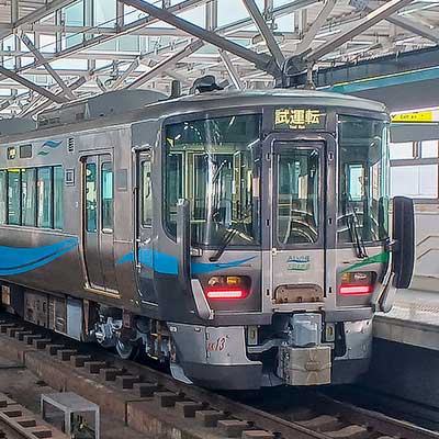 あいの風とやま鉄道の521系AK13編成が試運転を実施｜鉄道ニュース