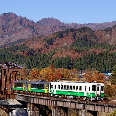 東北地域色となったキハ110-223が営業運転を開始