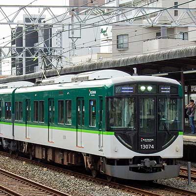 京阪13000系13024編成と13025編成にも，もと3750形が組み込まれる