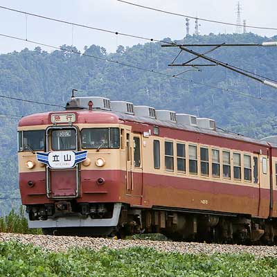 えちごトキめき鉄道413系が富山まで入線｜鉄道ニュース｜2023年8月16日
