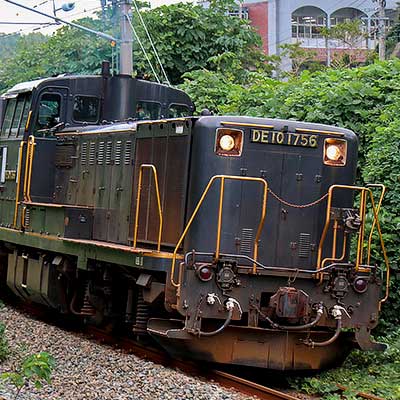 ななつ星in九州」をDE10形の重連がけん引｜鉄道ニュース｜2023年9月3日