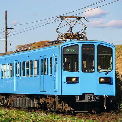 近江鉄道800形810編成が水色塗装に｜鉄道ニュース｜2023年10月23
