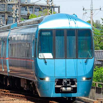 ゴールデンウィーク 鉄道ファン大集合！ロマンスカー・MSE4両