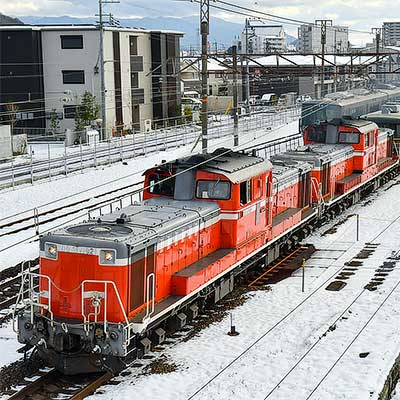 DD51形重連と「サロンカーなにわ」を使用した訓練列車運転｜鉄道