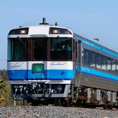 特急“うずしお8号”が4種のカラーリングの4両編成で運転｜鉄道ニュース