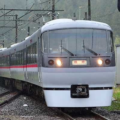 西武10000系10111編成が池袋線へ入線｜鉄道ニュース｜2025年4月14日