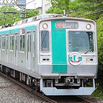 京都市交10系1108編成に「44年間ありがとう さようなら」ヘッド