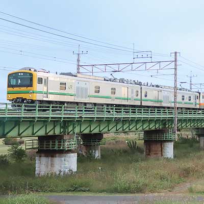 E233系青665編成とP518編成が秋田へ