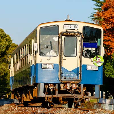 sq251129_mrt304_xmas_1.jpg