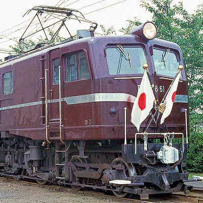 1986年 国鉄最後の夏 新鶴見機関区に集ったスター機関車たち｜鉄道